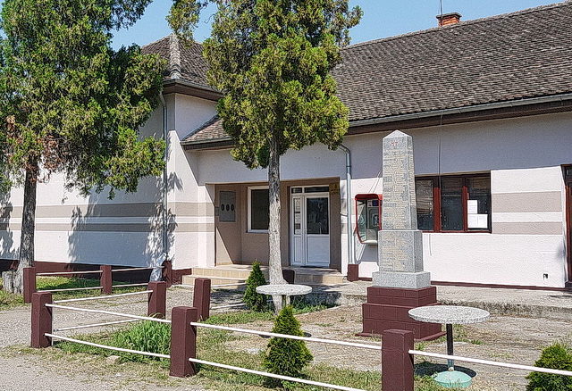 Dom nekulture u Crnoj Bari? Dom nekulture u Crnoj Bari?